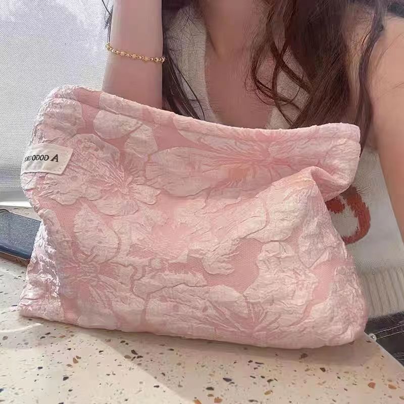 https://fulmo-img-server.com/glamcase/478629f7-386f-4ceb-b54b-899edc3cac37.jpg