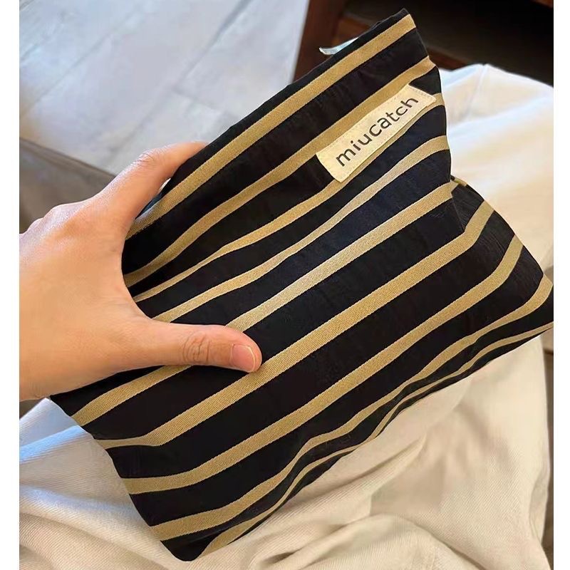 https://fulmo-img-server.com/glamcase/57ba6801-f2b0-48e7-9e1f-70af56abc4e0.jpg