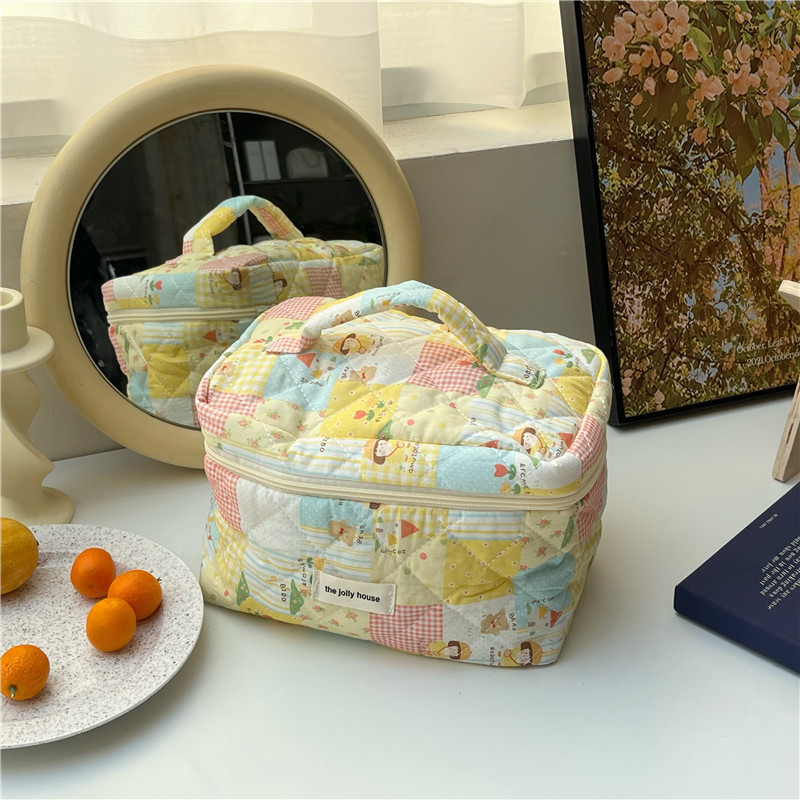 https://fulmo-img-server.com/glamcase/630ec46c-fa8a-4926-92d3-167b07397f45.jpg
