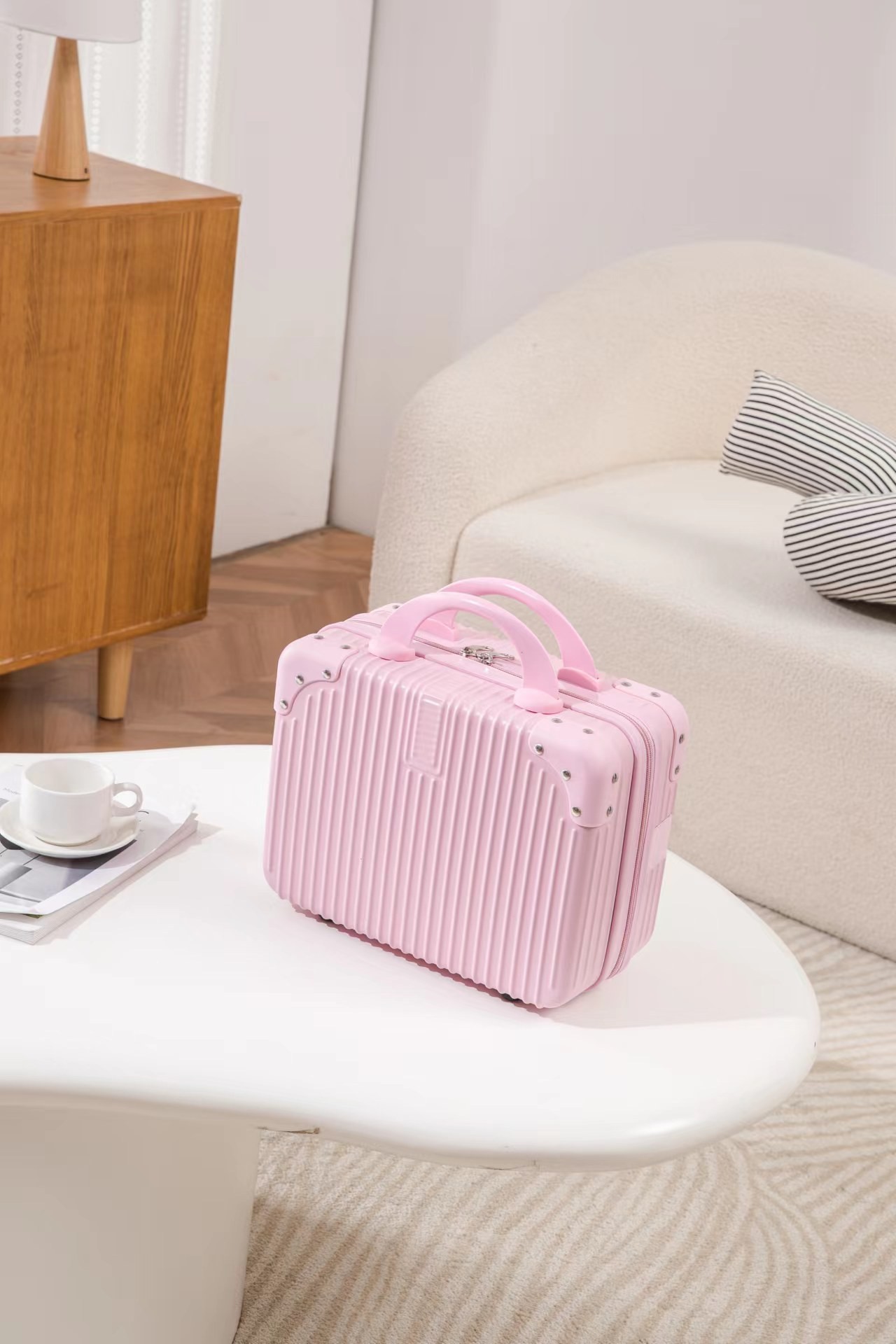 https://fulmo-img-server.com/glamcase/6bd43249-7633-4abe-ab19-4f2fc588d2f4.jpg