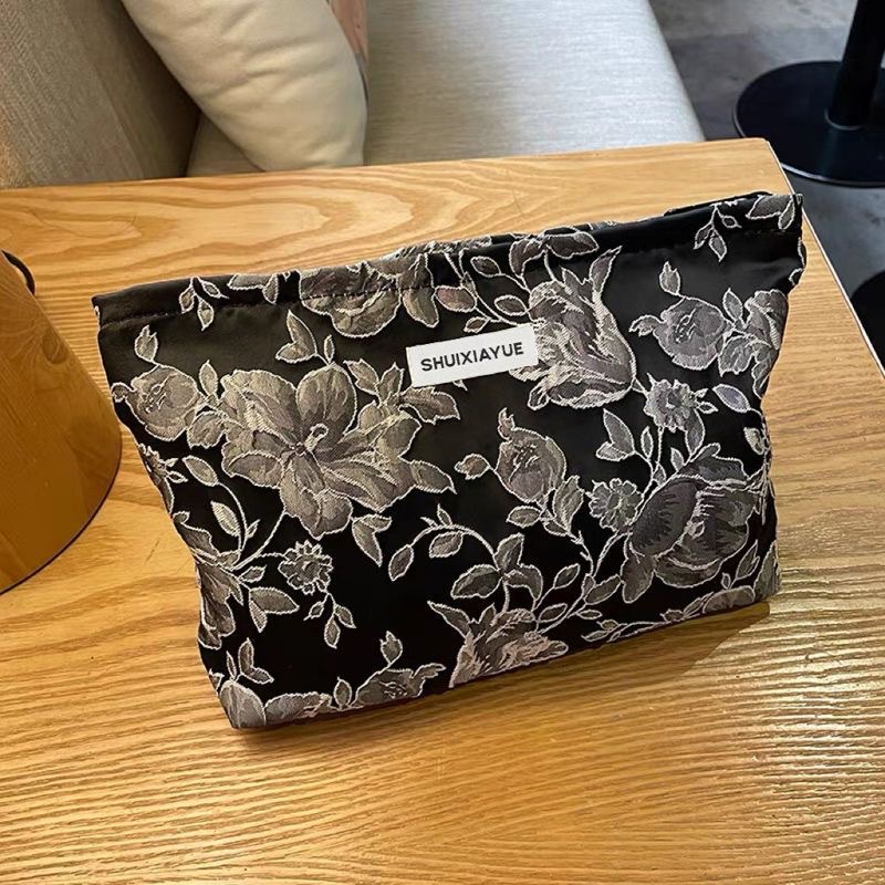 https://fulmo-img-server.com/glamcase/72dc4613-9d64-4335-9b40-b8c260f43ad1.jpg