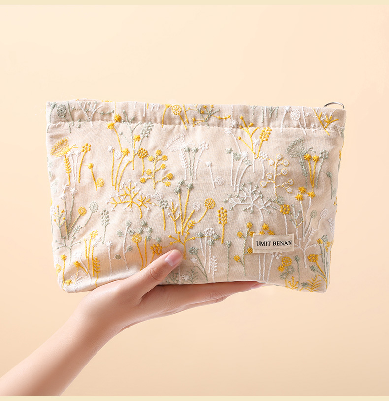 メイクボックス 花刺繍の優美ポーチ