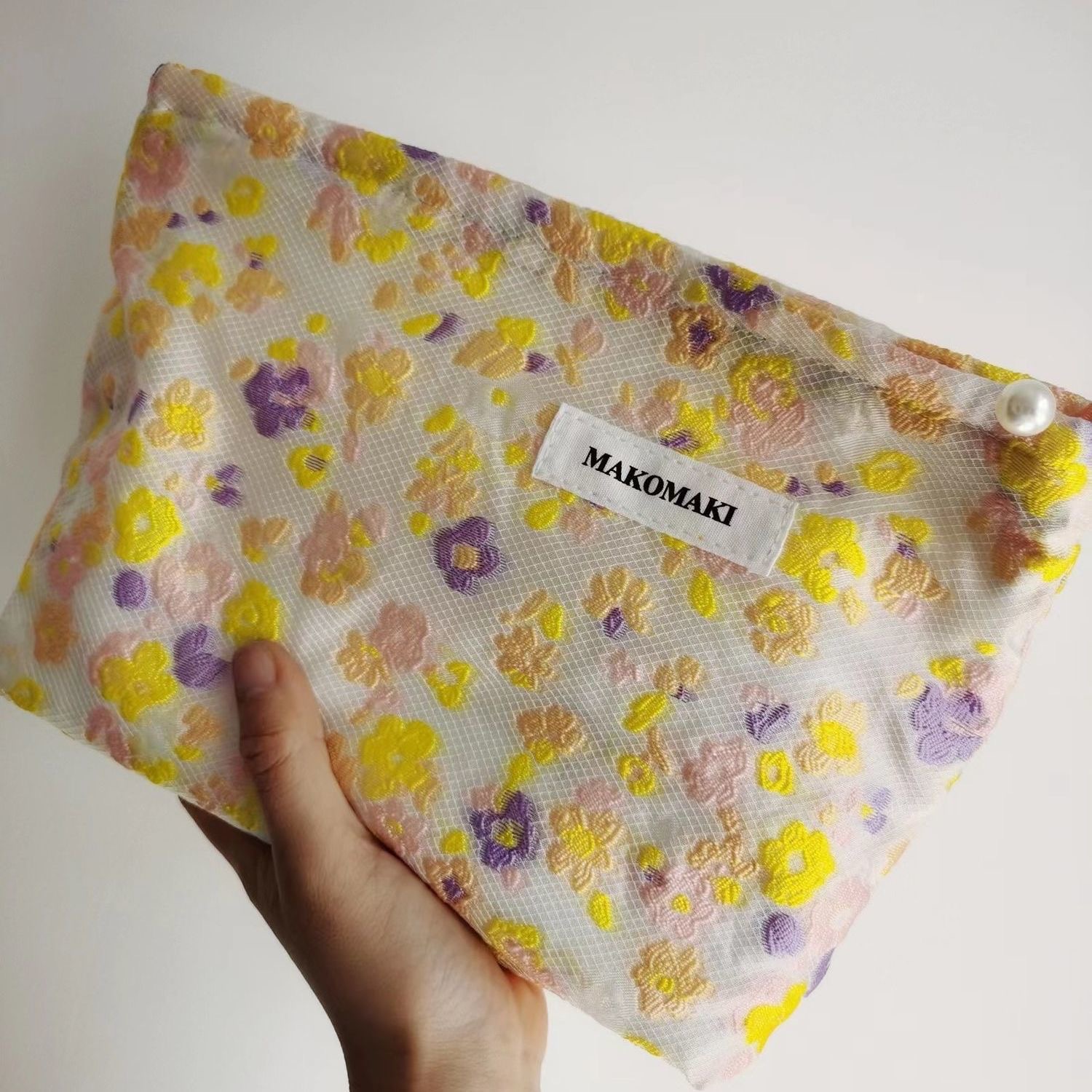 https://fulmo-img-server.com/glamcase/74fd3250-1c2b-44a6-bf30-f150f7ab85f1.jpg