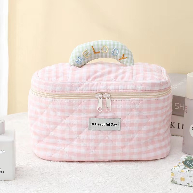 https://fulmo-img-server.com/glamcase/7a18e2df-74c5-4e6d-b72f-1e12dca1b698.jpg