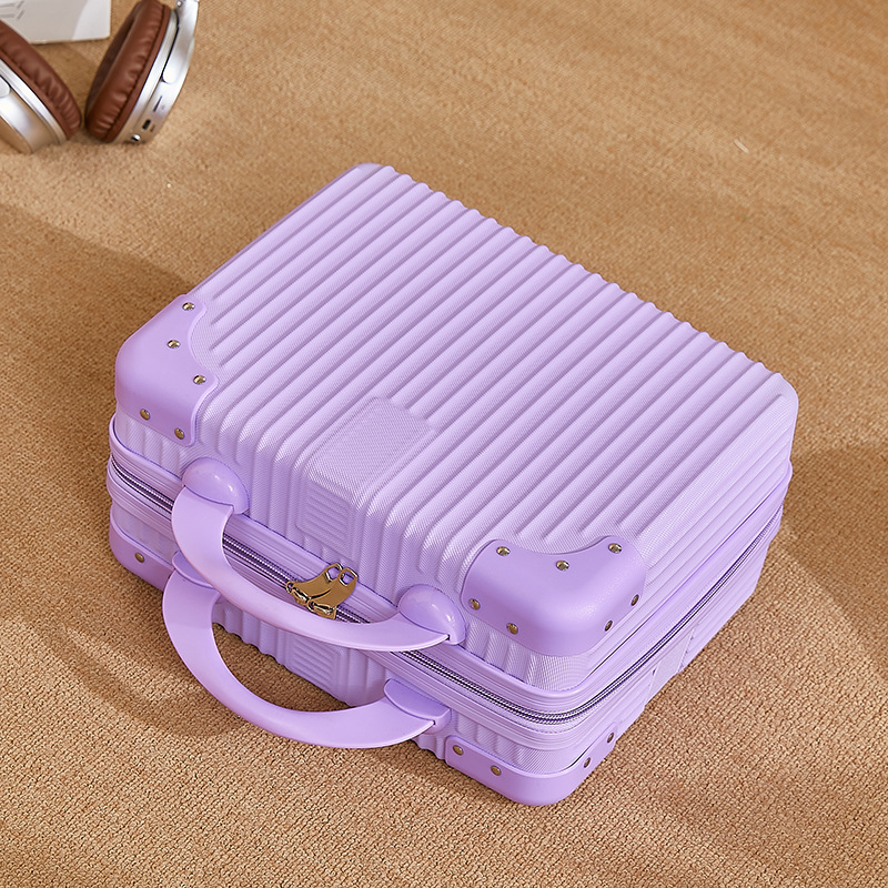 https://fulmo-img-server.com/glamcase/885a169c-394e-4e33-bdd5-44dee872ea81.jpg