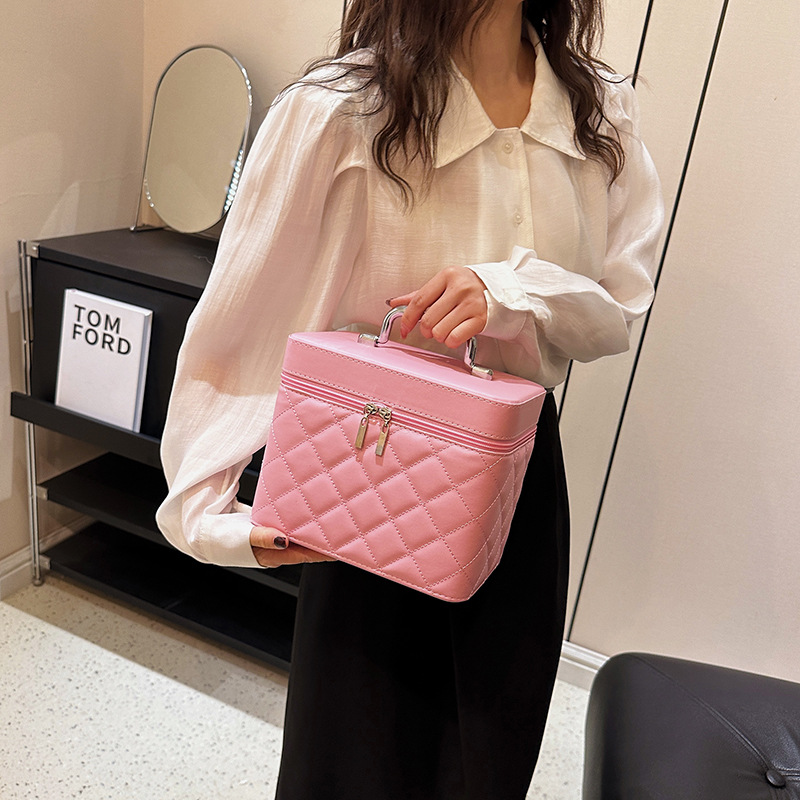 https://fulmo-img-server.com/glamcase/8cb54709-7a67-4035-844a-af7267b384bf.jpg