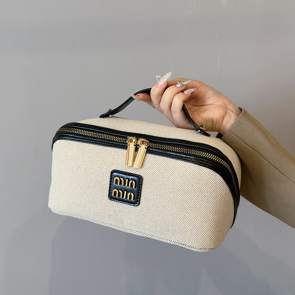 https://fulmo-img-server.com/glamcase/92d75208-6568-4f81-995c-aa7934ce516a.jpg