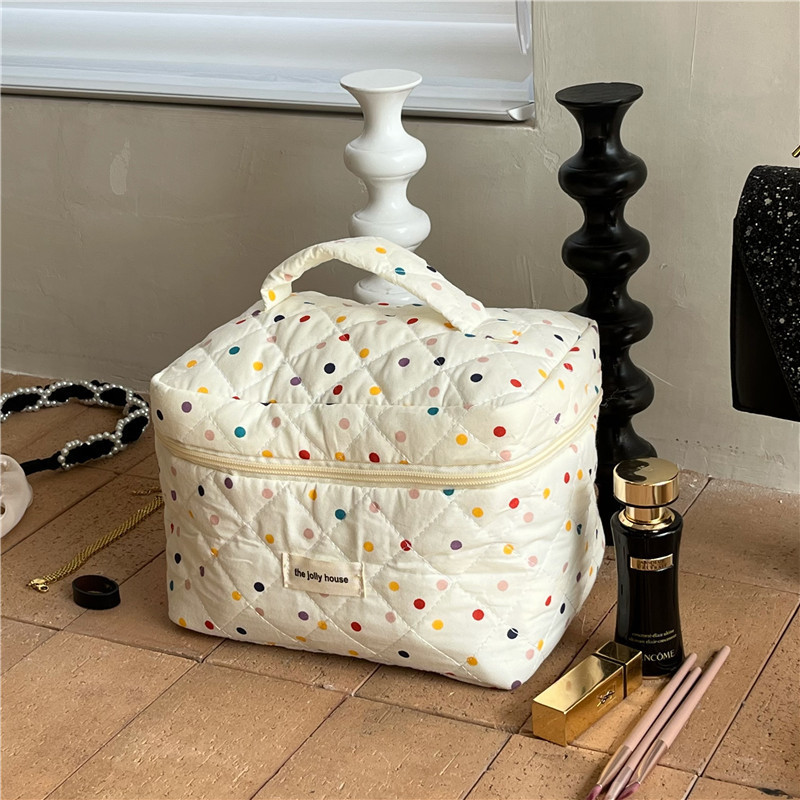 https://fulmo-img-server.com/glamcase/957be51d-5703-4a3c-87e3-67de0029e79e.jpg