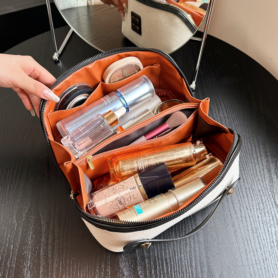 https://fulmo-img-server.com/glamcase/98485eb2-ca39-41b8-8ebf-9ffd67aacf5f.jpg