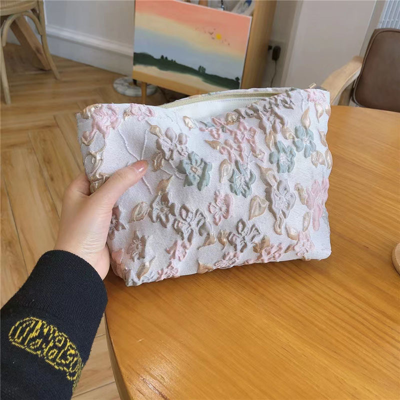 https://fulmo-img-server.com/glamcase/ac7e5b56-625b-4dc4-897b-ad3ee35c2b7a.jpg
