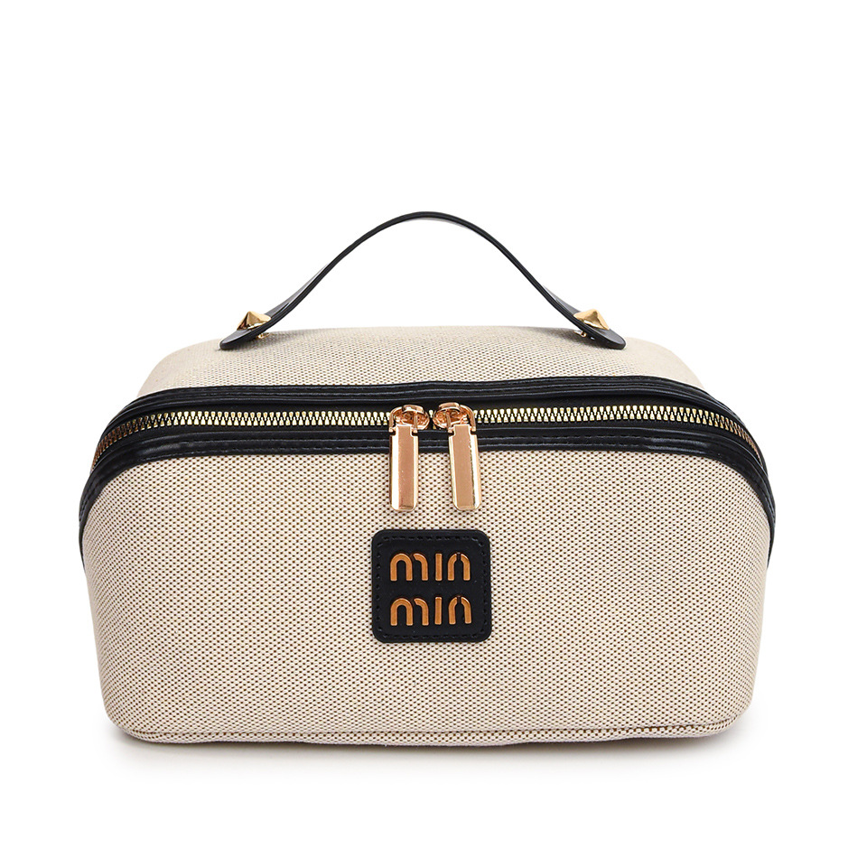 https://fulmo-img-server.com/glamcase/c657d999-7a8e-4590-a78e-542d69a1fa9e.jpg