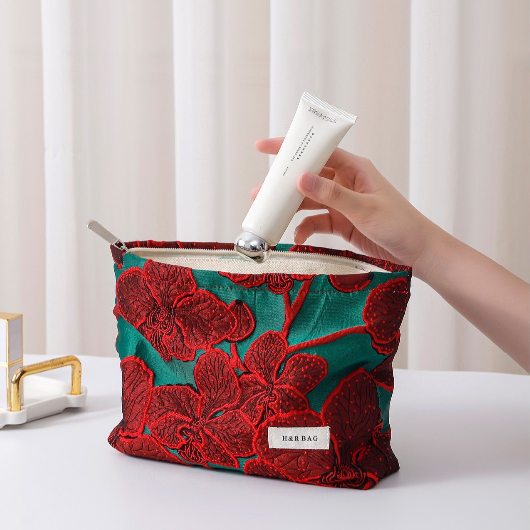 https://fulmo-img-server.com/glamcase/cd5cd249-3182-4870-8bf2-c4fea3539f16.jpg