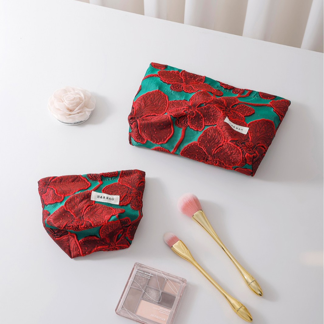 https://fulmo-img-server.com/glamcase/d0a21cfa-6c94-4d19-b958-8f54c9e83fad.jpg