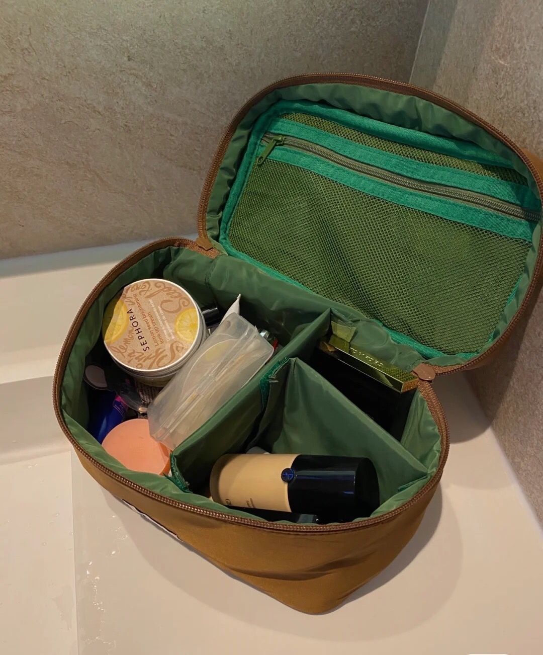 https://fulmo-img-server.com/glamcase/d293c13e-5d84-4de5-8a7a-4eca4103af7e.jpg