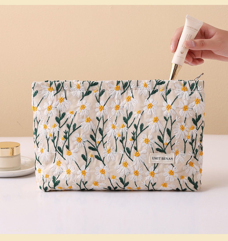 メイクボックス 花刺繍の優美ポーチ
