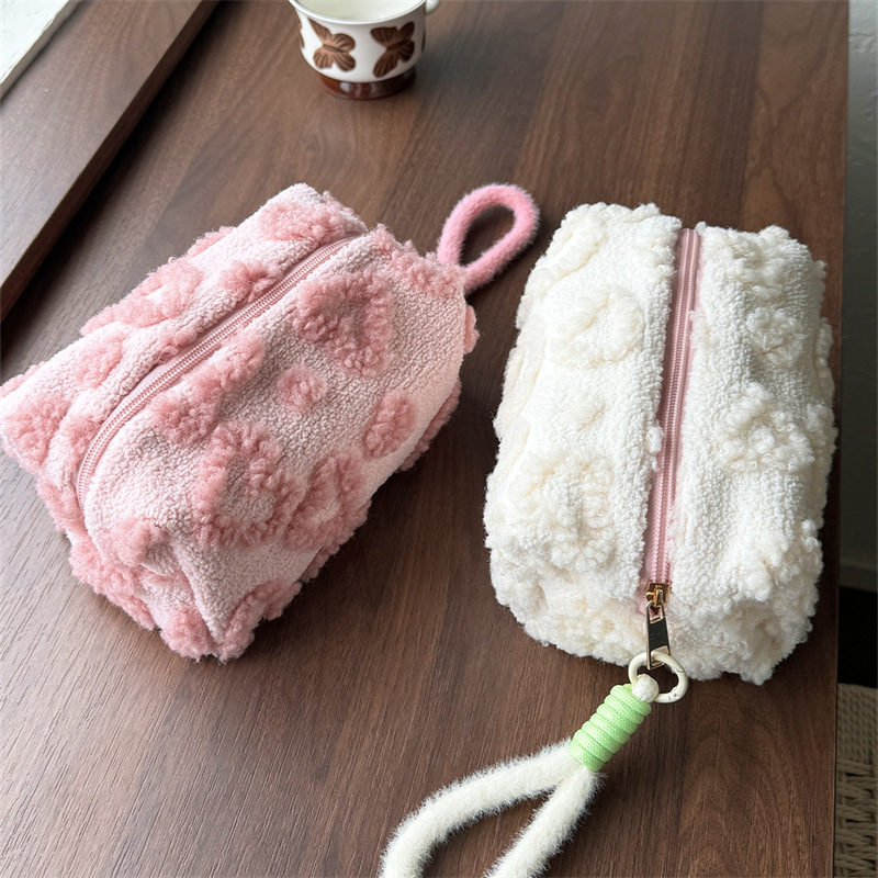 https://fulmo-img-server.com/glamcase/d60ad10c-efde-4158-ac70-6bd1a3b49b3b.jpg