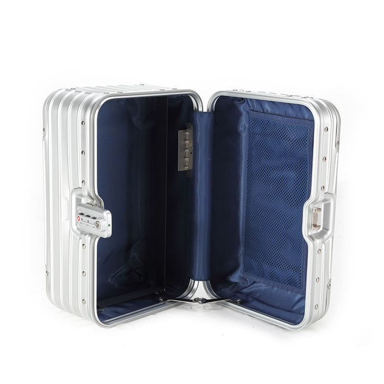 https://fulmo-img-server.com/glamcase/f6fb95d3-4903-4d8f-baea-c1d559a3e592.jpg