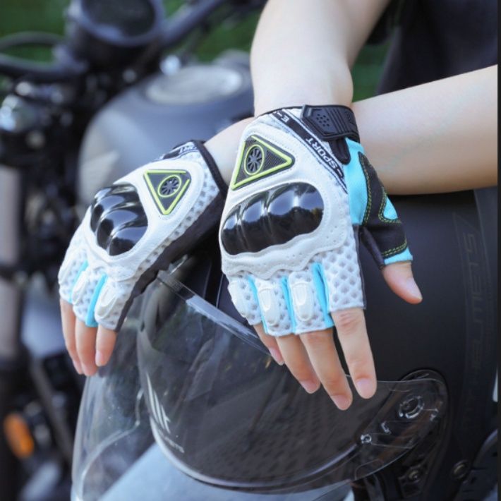 バイク　グローブ 透気性抜群ナックルガード付き半指バイクグローブ