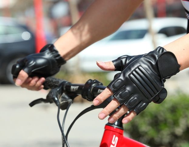 バイク グローブ 指先自由型本革仕様ナックルガード付きライディンググローブ