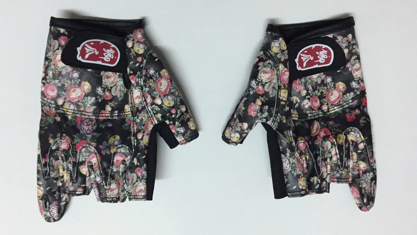 バイク　グローブ 花柄メッシュハーフフィンガーグローブ