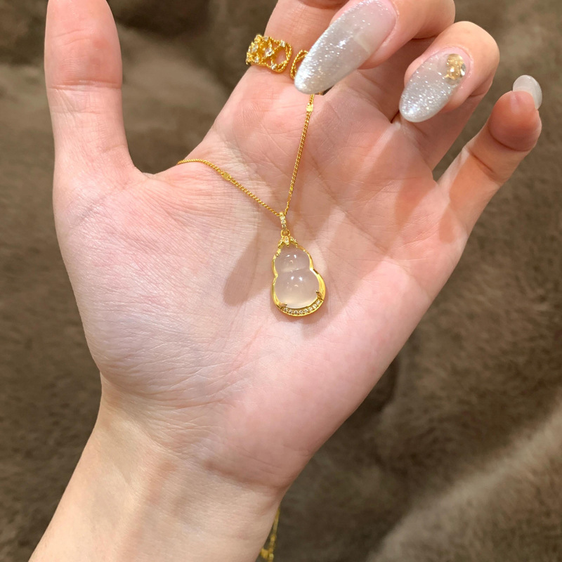 ゴールドアクセサリー 淡雪桜輝き雫ネックレス