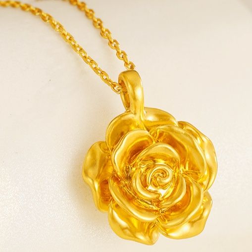 金 ネックレス 華麗な薔薇のペンダントネックレス