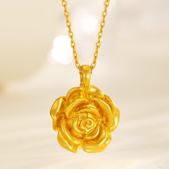 金 ネックレス 華麗な薔薇のペンダントネックレス