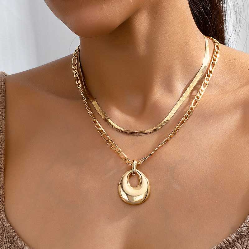 月モチーフのゴールドネックレスおすすめ10選