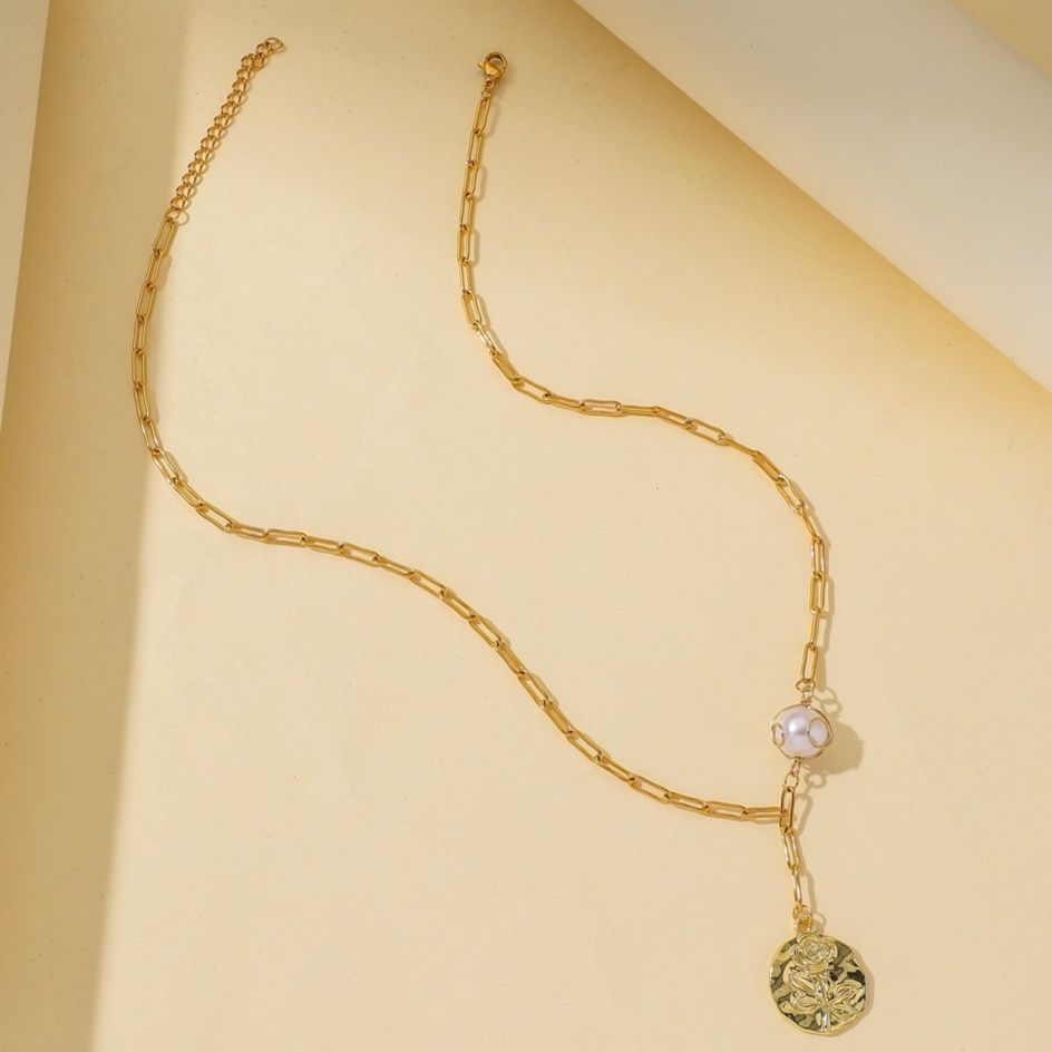 金 ネックレス 薔薇モチーフ真珠付きロングチェーンネックレス