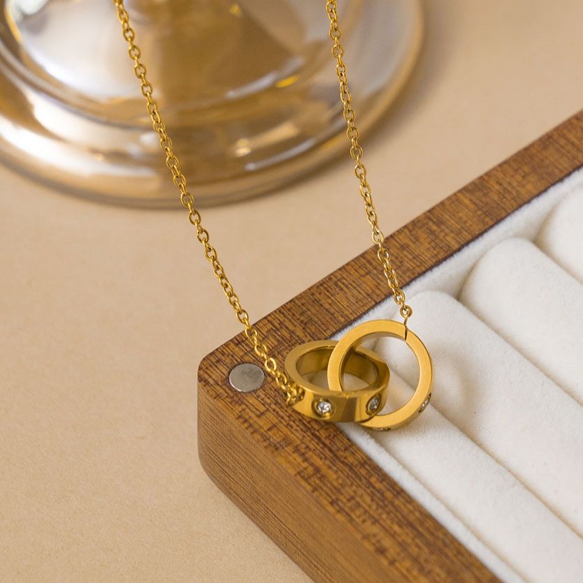 金 ネックレス 二重輪モチーフ輝石装飾ネックレス