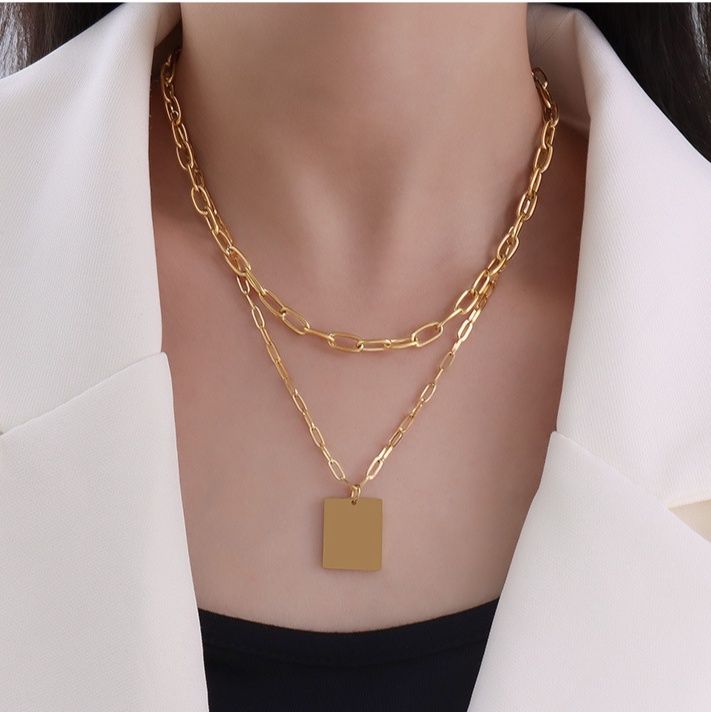 金 ネックレス 二連チェーン スクエアプレート付きネックレス