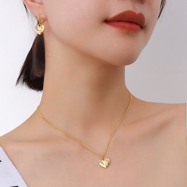 金 ネックレス 星型ハートモチーフ輝石装飾ネックレス