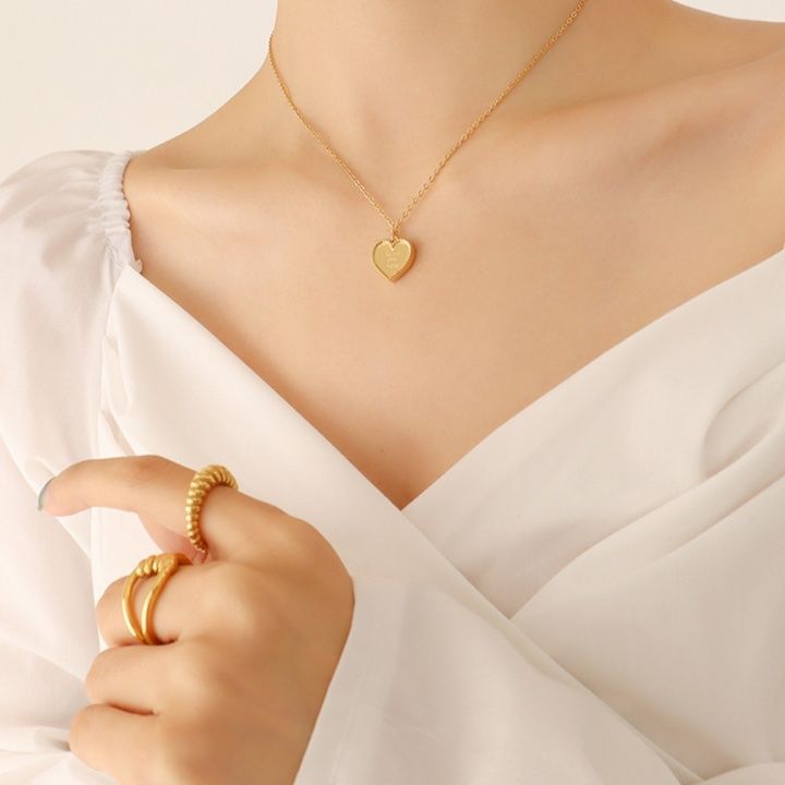 金 ネックレス ハート型チャーム付き華奢チェーンネックレス