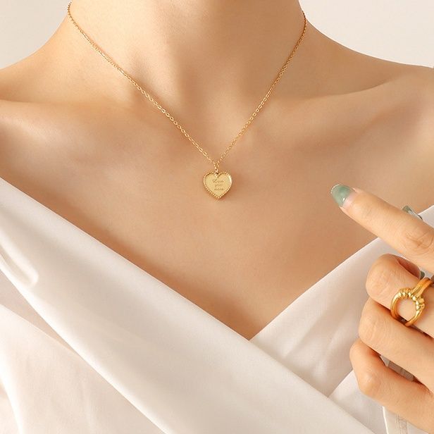 金 ネックレス ハート型チャーム付き華奢チェーンネックレス