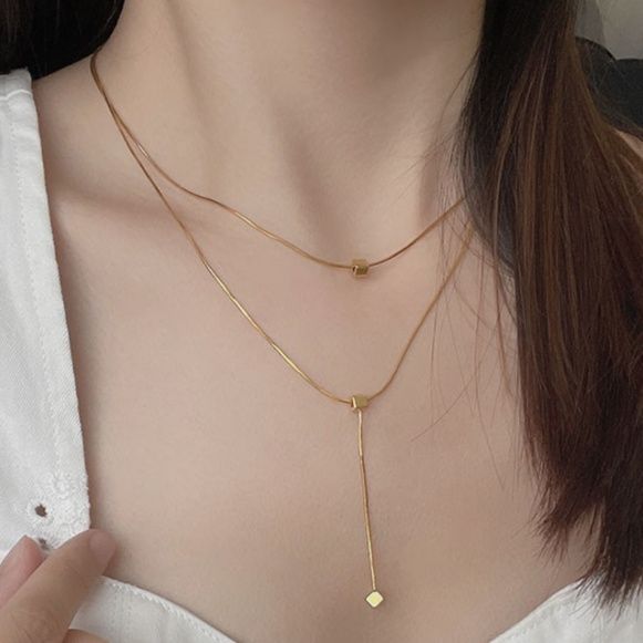 金 ネックレス 華奢な二連重ね付け風菱形モチーフネックレス
