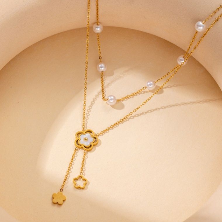 金 ネックレス 花モチーフと真珠の二連重ね付け風ネックレス