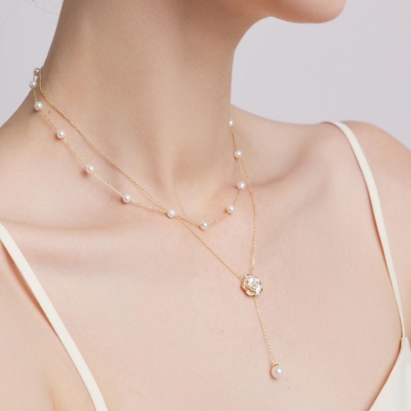 金 ネックレス 花モチーフ真珠付き二連レイヤード垂れ飾りネックレス