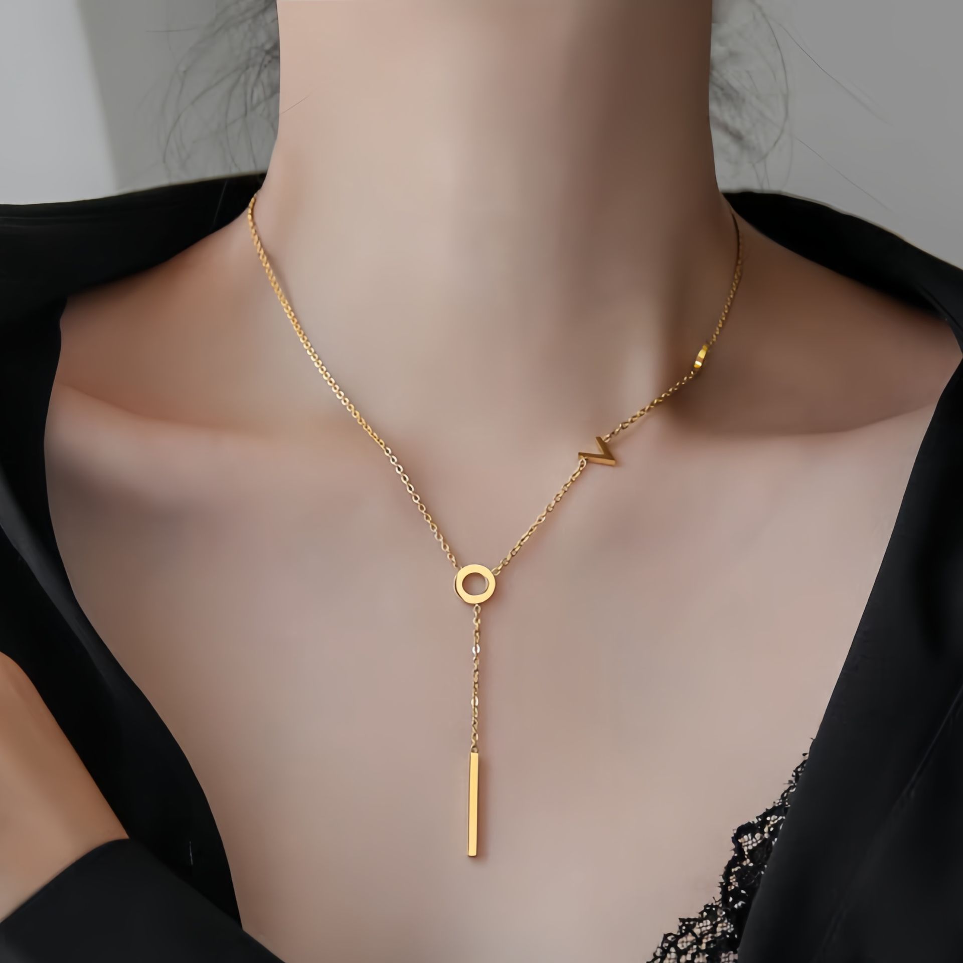 金 ネックレス 幾何学モチーフ縦ライン華奢チェーンネックレス