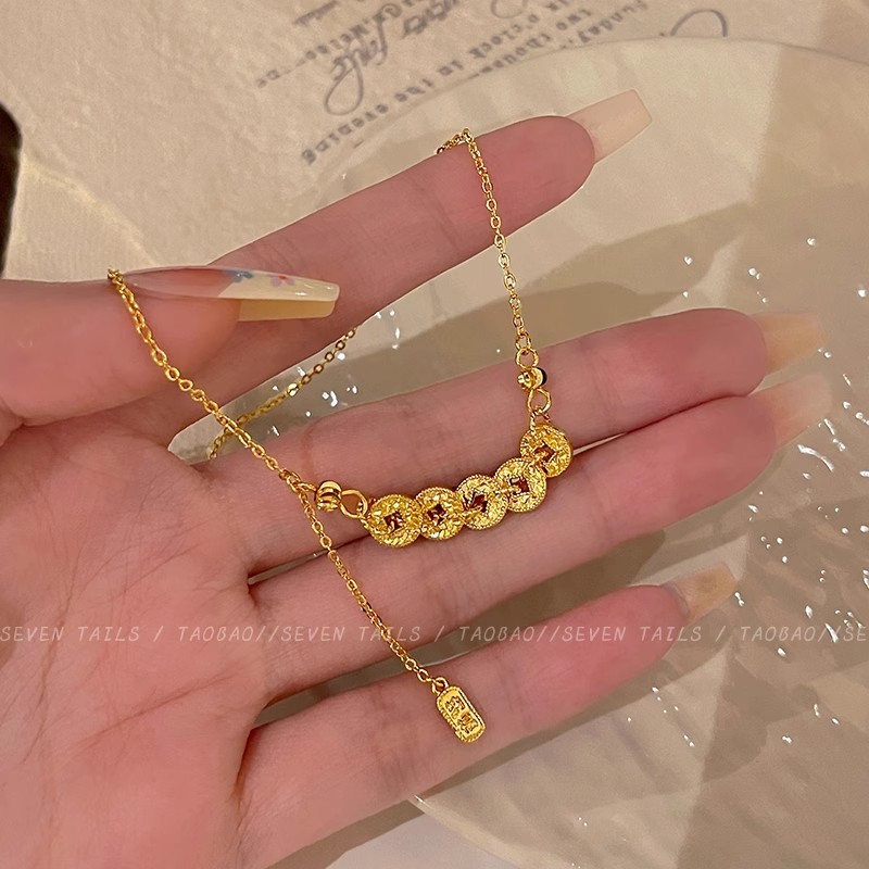 金 ネックレス 華やかな輪繋ぎモチーフ調節可能型ネックレス