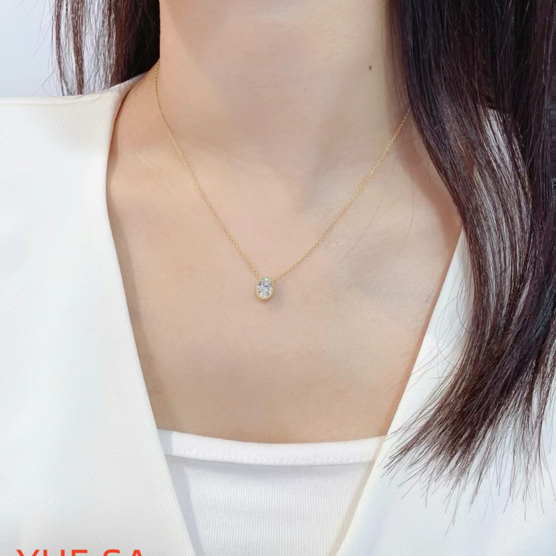 金 ネックレス 優美な楕円形宝石ペンダント
