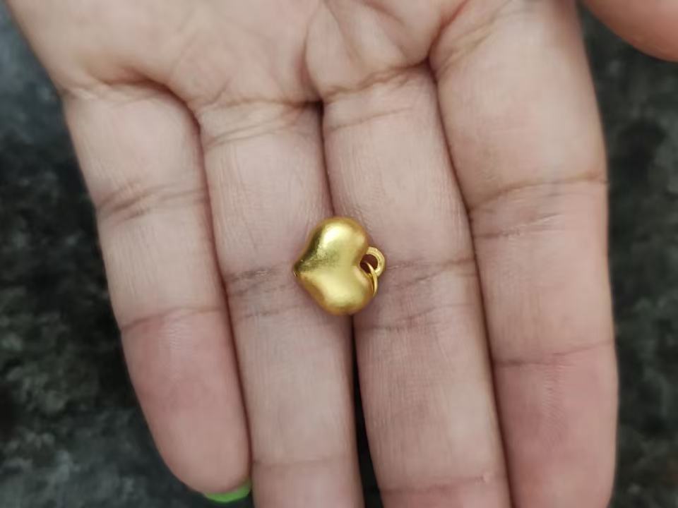 ゴールドネックレス 透明感あふれるハートペンダントネックレス