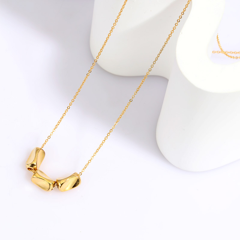 金 ネックレス 立体チューブモチーフ繋がりデザインネックレス