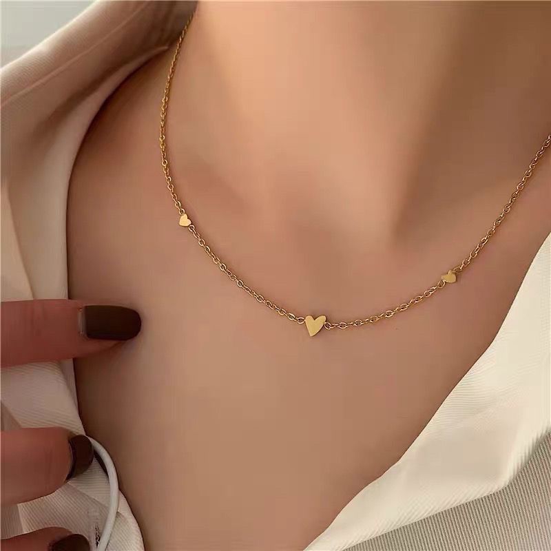 金 ネックレス 小さなハートの連なり細チェーンネックレス