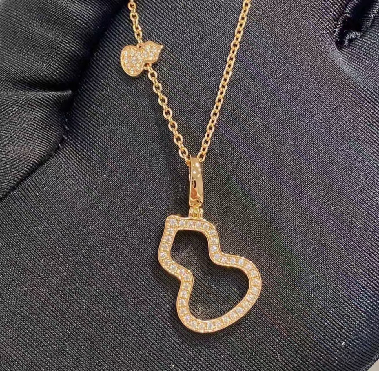 ゴールドネックレス ハート型クリスタルネックレス