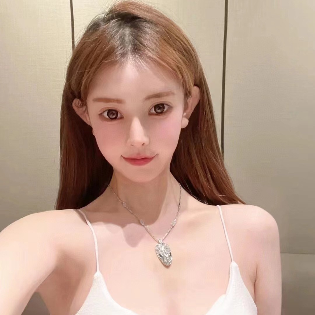 ゴールドネックレス 蛇紋パヴェ ロングネックレス
