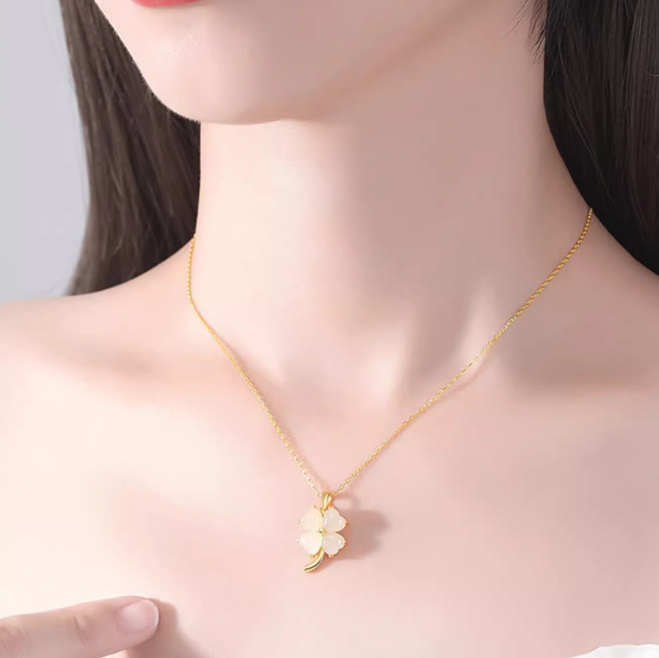 ゴールドアクセサリー 四葉のクローバー ネックレス
