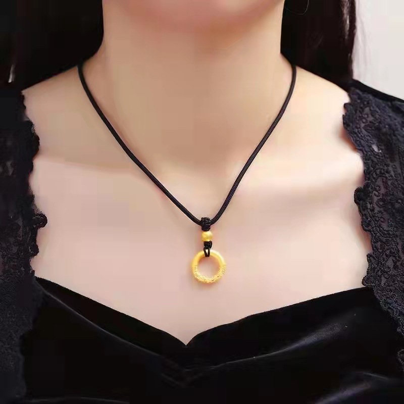ゴールドアクセサリー 縁起リング ペンダント 神秘の輪飾り