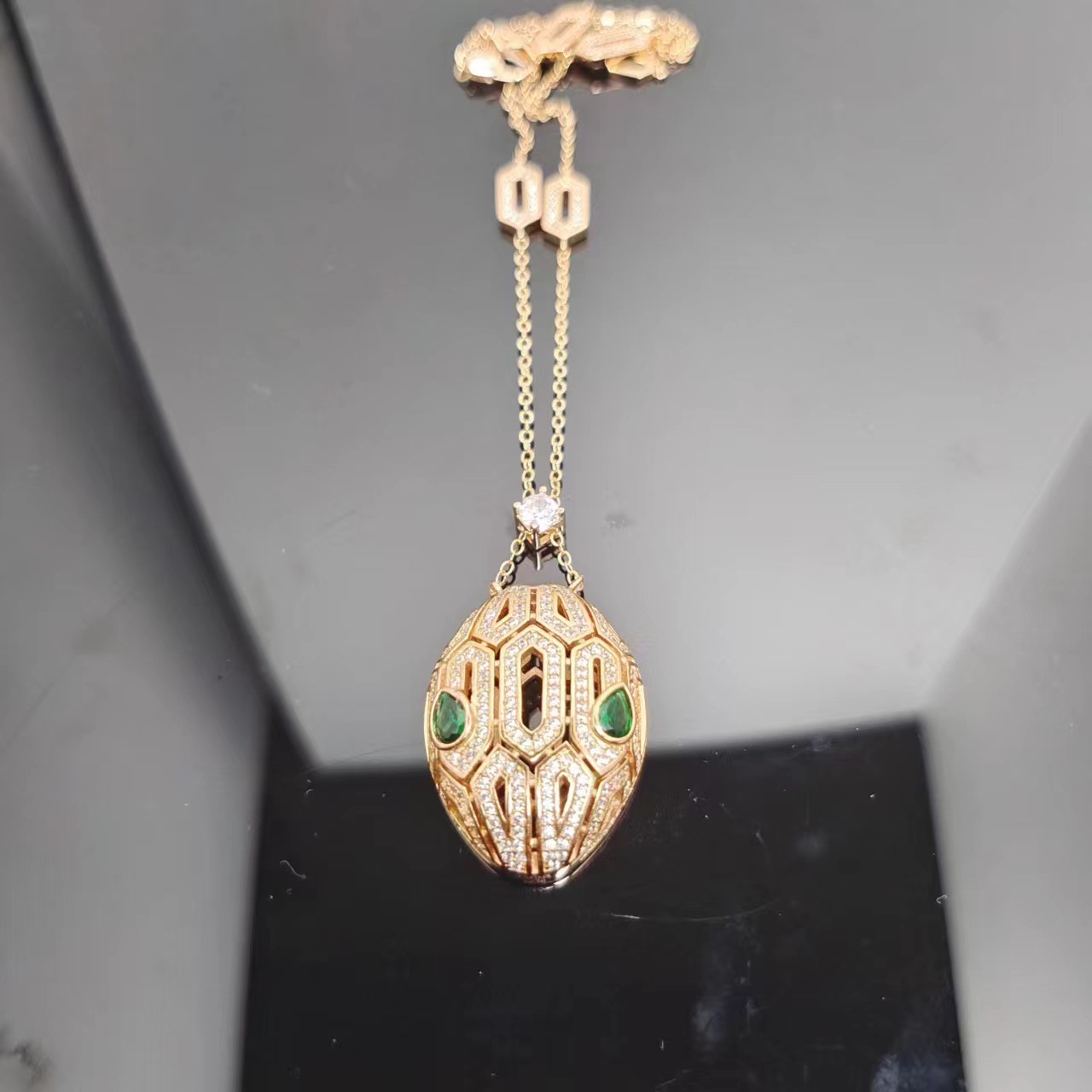 ゴールドアクセサリー 蛇モチーフ ラグジュアリーネックレス