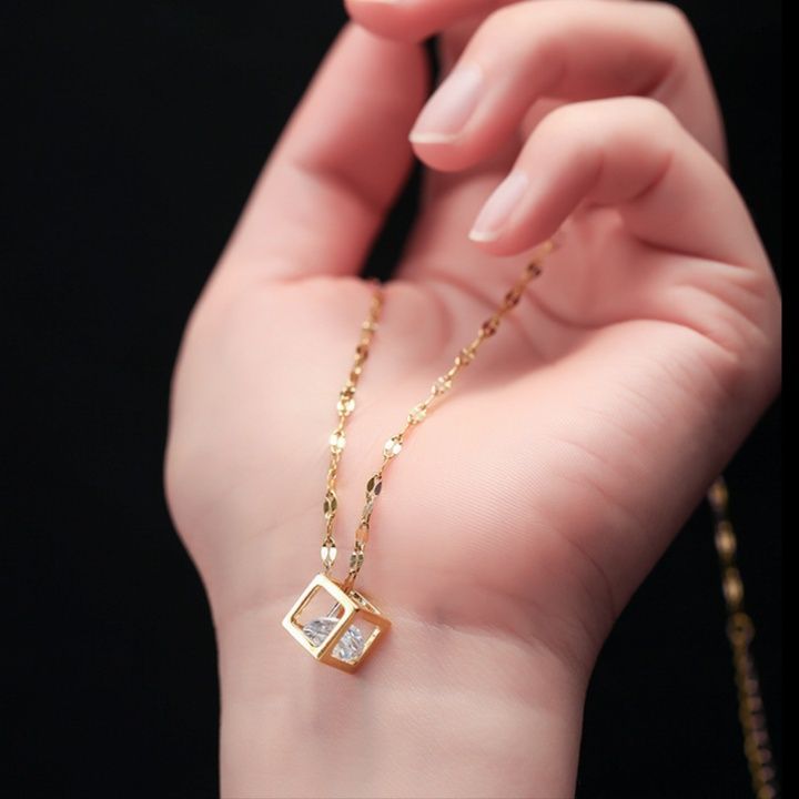 ゴールドアクセサリー ネックレス 光彩立方体 ネックレス