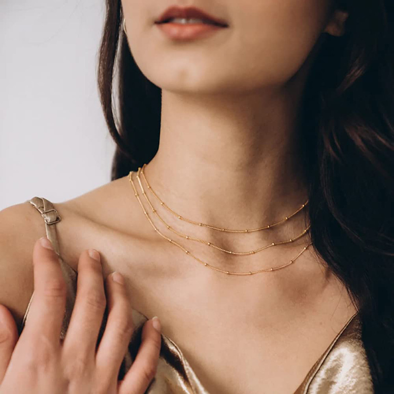ゴールドアクセサリー 繊細チェーン三連重ね付けネックレス
